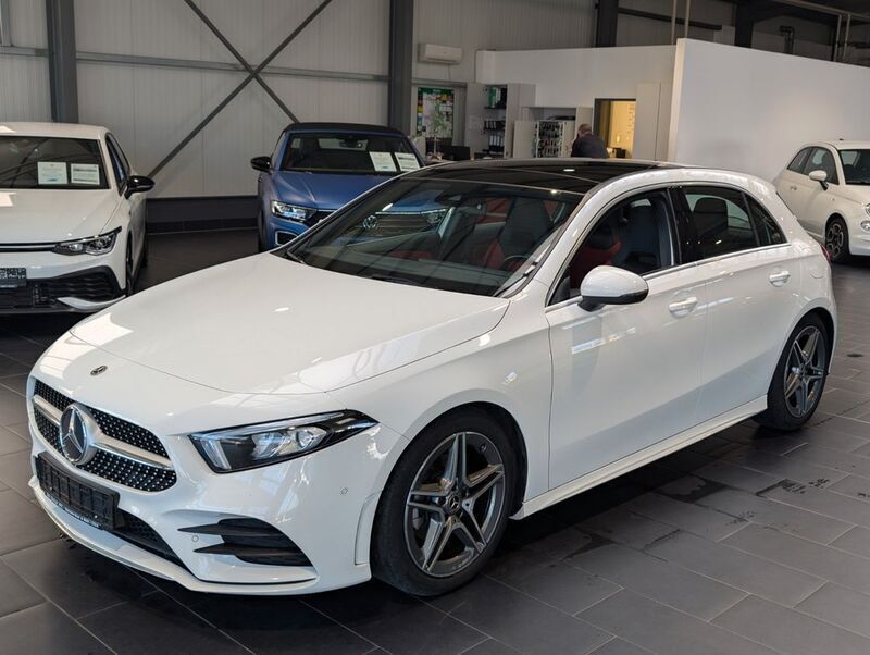 Weiß Gebraucht 2020 Mercedes A200 AMG line Limousine | 26.900 € (Etwas zu teuer) - Bild 1/4