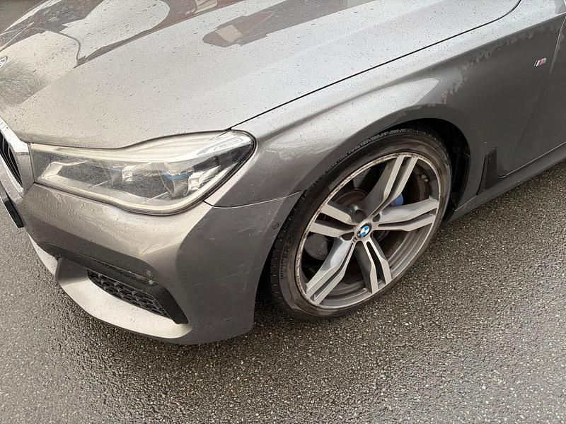 Gebraucht BMW 730 265 PS (194 kW) 2016 Grau Limousine