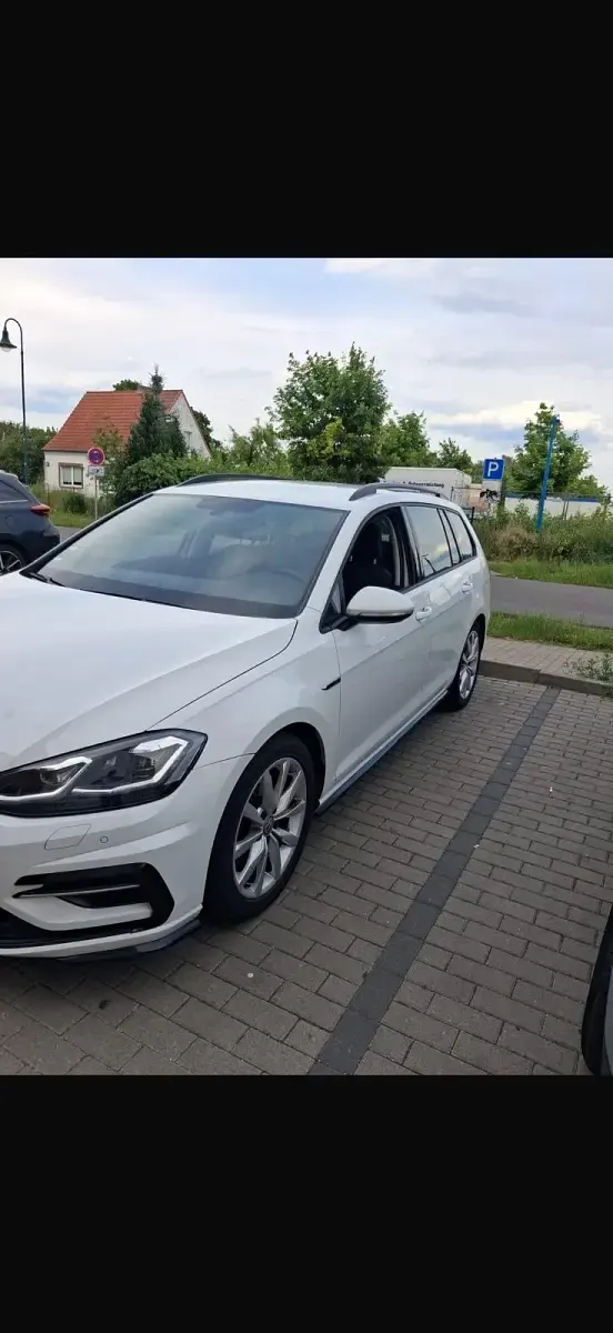 Gebraucht VW Golf VII R-line 150 PS (110 kW) 2019 Weiß Kombi