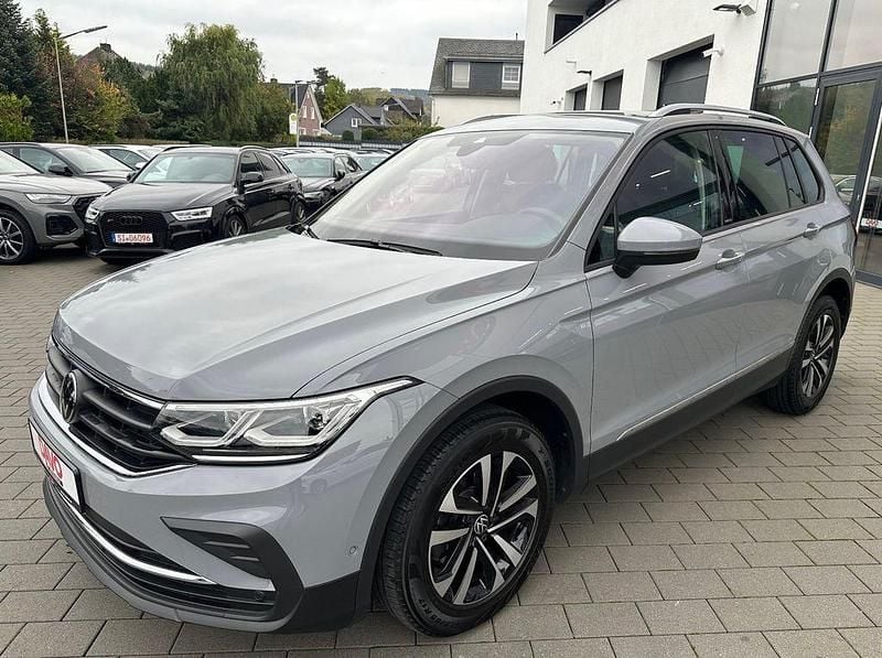 Grau Gebraucht 2020 VW Tiguan United SUV | 25.991 € (Fairer Preis) - Bild 1/4