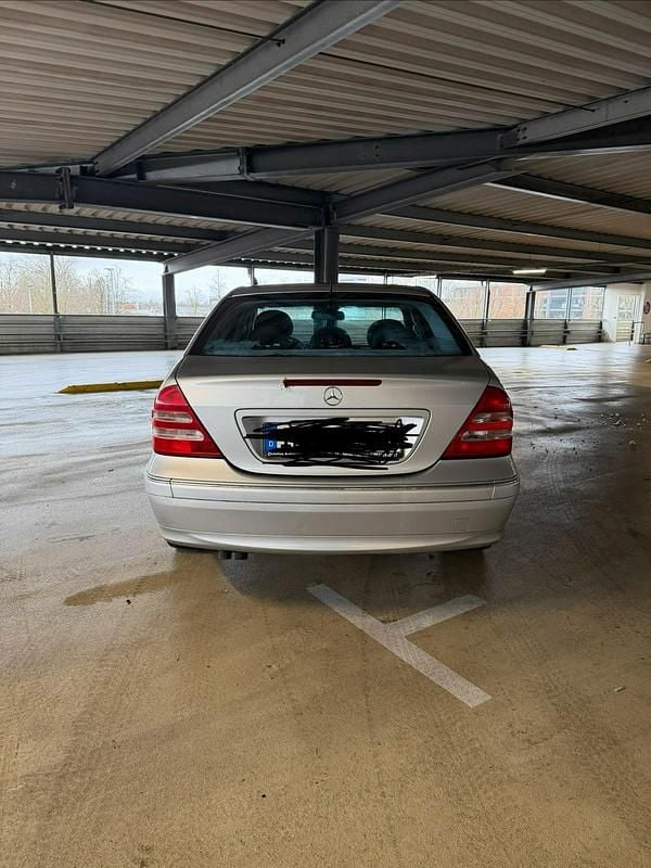 Gebraucht Mercedes C200 163 PS (119 kW) 2004 Andere farben Limousine