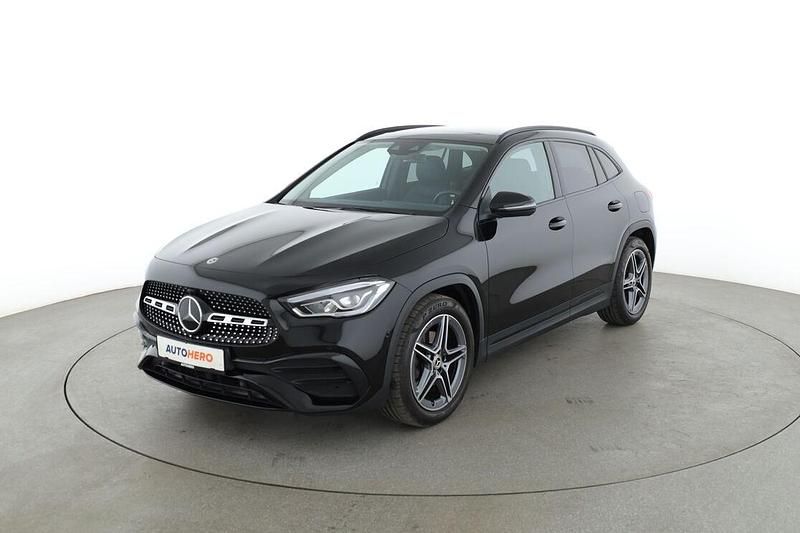 Schwarz Gebraucht 2022 Mercedes GLA200 AMG line SUV | 34.980 € (Fairer Preis) - Bild 1/3