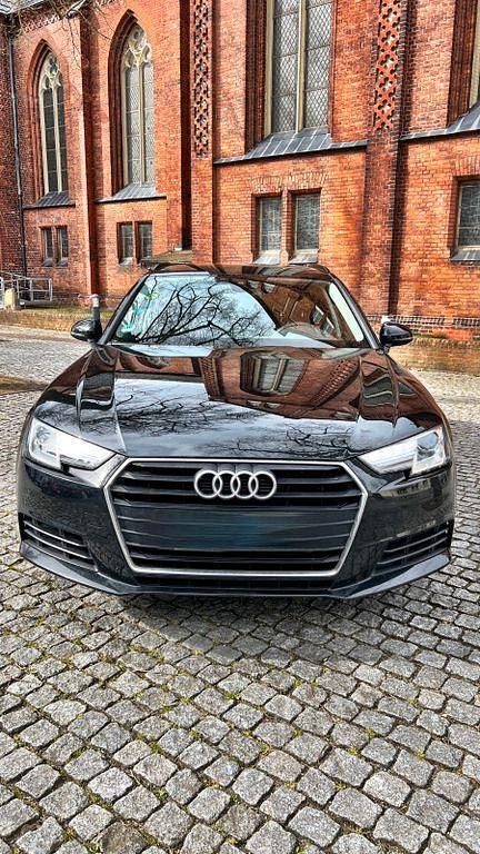 Gebraucht Audi A4 150 PS (110 kW) 2016 Schwarz Kombi