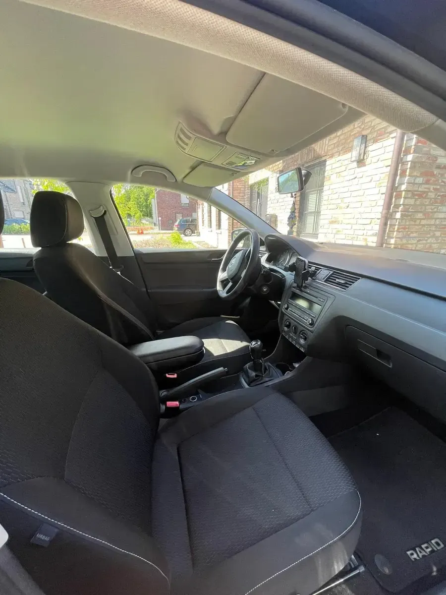 Gebraucht Skoda Rapid 86 PS (63 kW) 2012 Schwarz Kleinwagen