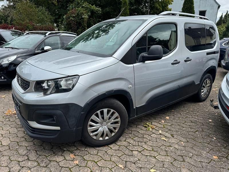 Silber Gebraucht 2019 Peugeot Rifter Van / Kleinbus | 9.999 € - Bild 1/4
