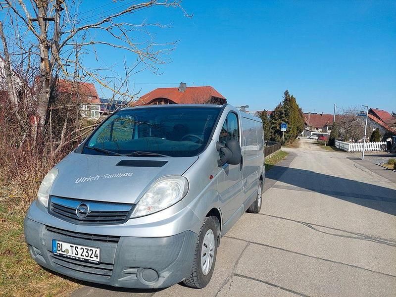 Gebraucht Opel Vivaro 90 PS (66 kW) 2012 Silber Van / Kleinbus