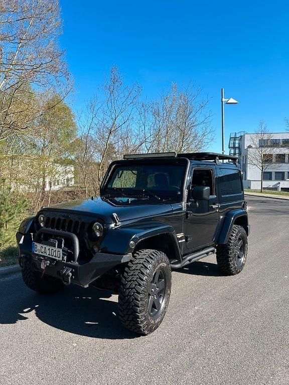 Käytetty Jeep Wrangler 200 HP (147 kW) 2015 Musta Katumaasturi