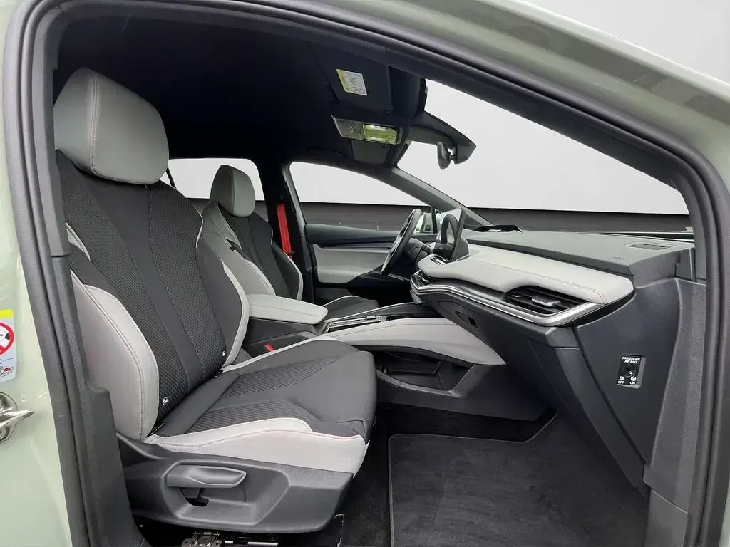 Gebraucht Skoda Elroq Lodge 150 kW (204 PS) 2025 Timianogrün SUV