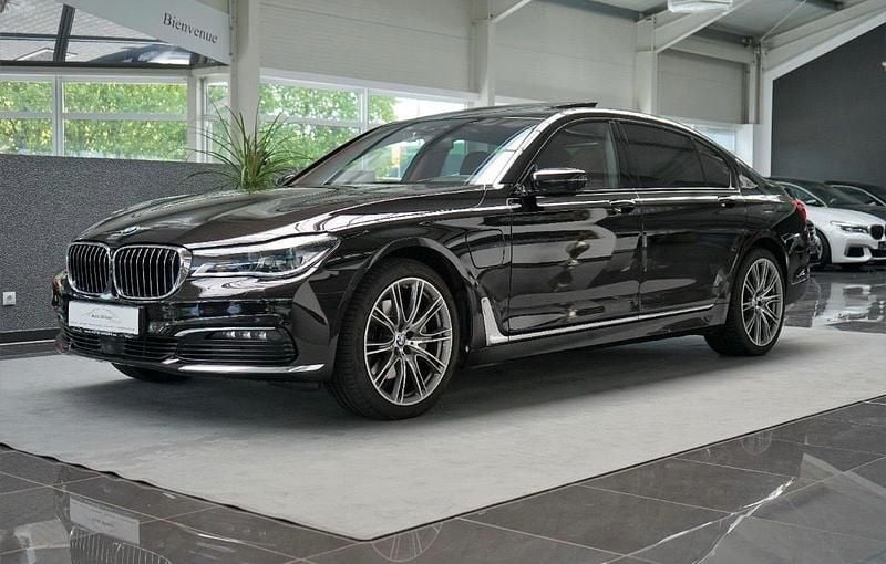 Gebraucht BMW 740 190 PS (139 kW) 2017 Braun Limousine