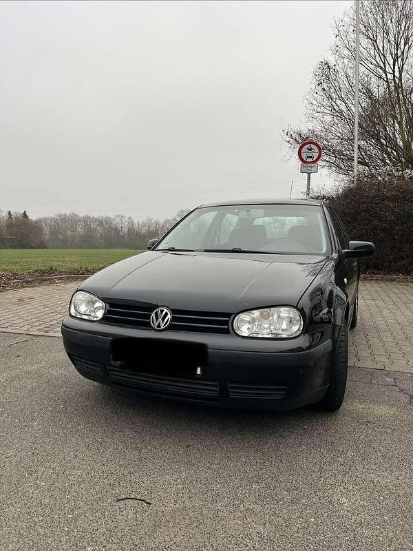 Gebraucht 2002 VW Golf Limousine | 750 € (Etwas zu teuer) - Bild 1/4