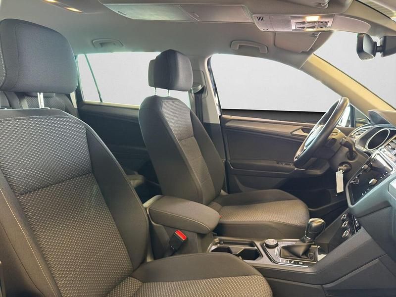 Gebraucht VW Tiguan Allspace Comfortline 190 PS (139 kW) 2019 Deep black perleffekt (metallic) SUV