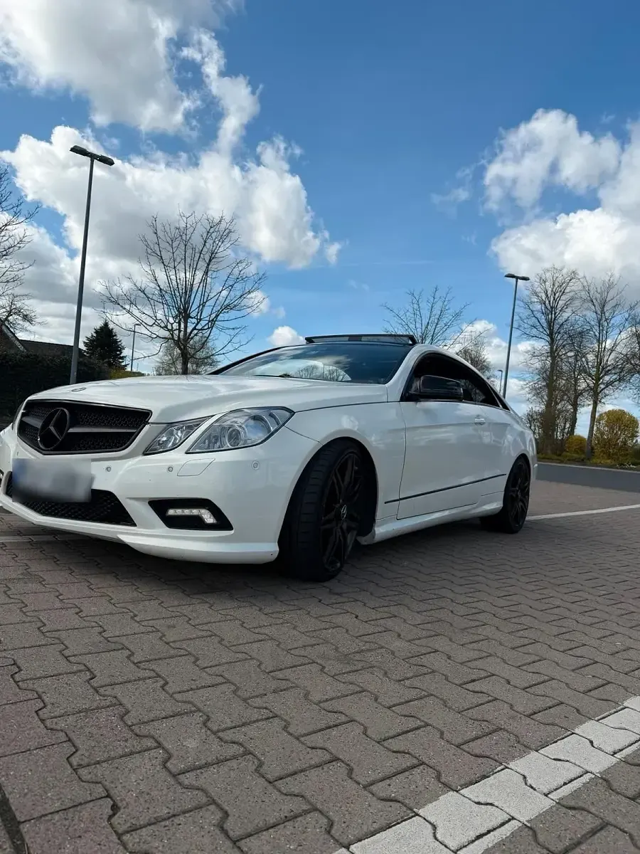 Gebraucht Mercedes E350 231 PS (169 kW) 2011 Weiß Coupé