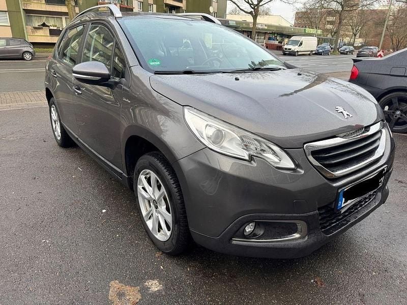 Grau Gebraucht 2016 Peugeot 2008 Active SUV | 4.200 € (Superpreis) - Bild 1/4