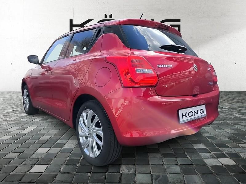 Gebraucht Suzuki Swift Comfort 83 PS (61 kW) 2023 Rot Kleinwagen