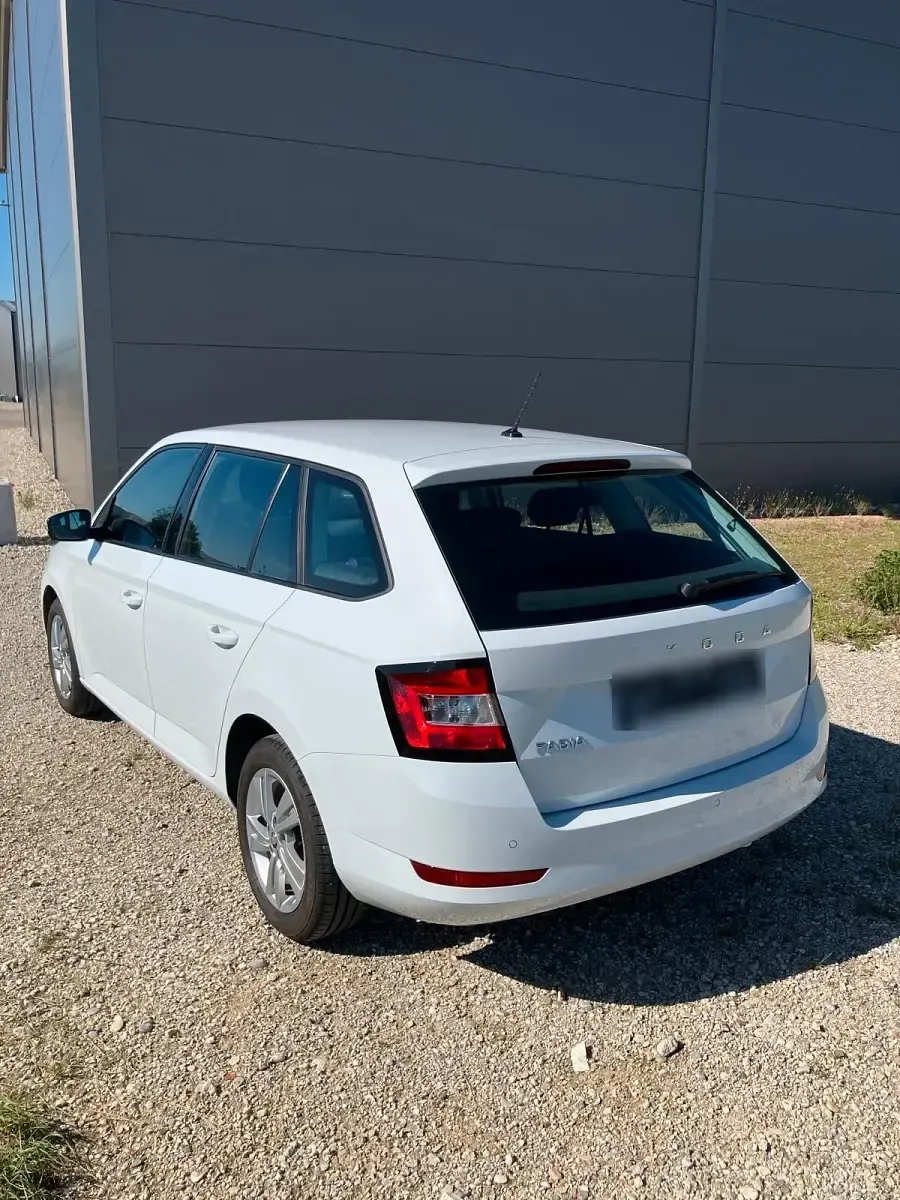 Gebraucht Skoda Fabia 95 PS (69 kW) 2021 Weiß Kleinwagen