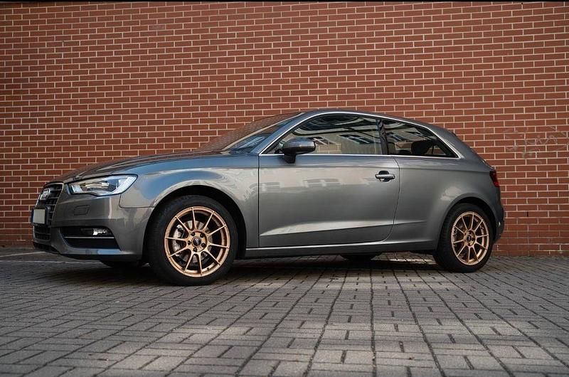 Gebraucht Audi A3 Ambiente 125 PS (91 kW) 2014 Grau Limousine