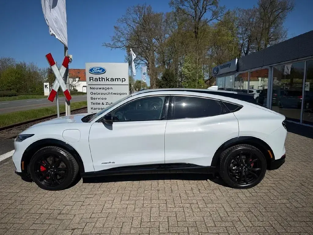 Gebraucht Ford Mustang Mach-E Basis 197 kW (269 PS) 2022 Space white SUV
