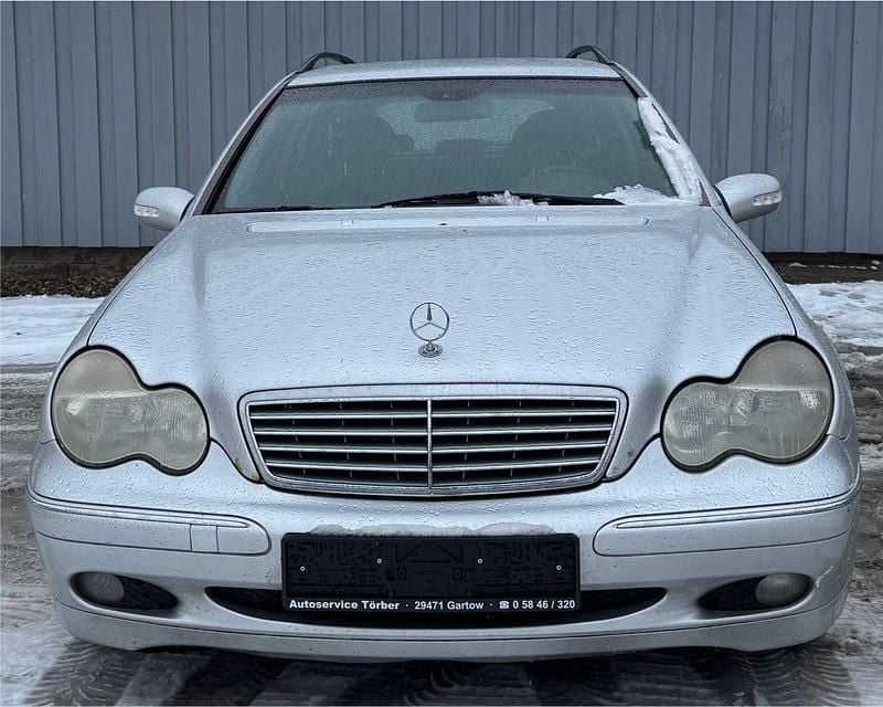 Silber Gebraucht 2001 Mercedes C270 Kombi | 1.999 € - Bild 1/4