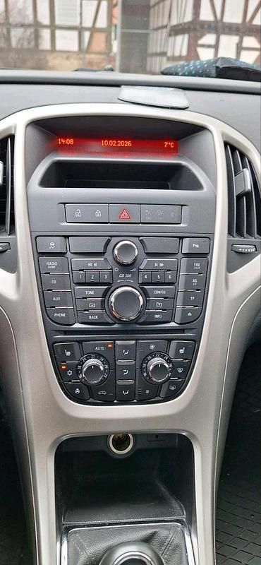 Gebraucht Opel Astra 140 PS (102 kW) 2014 Braun Kleinwagen