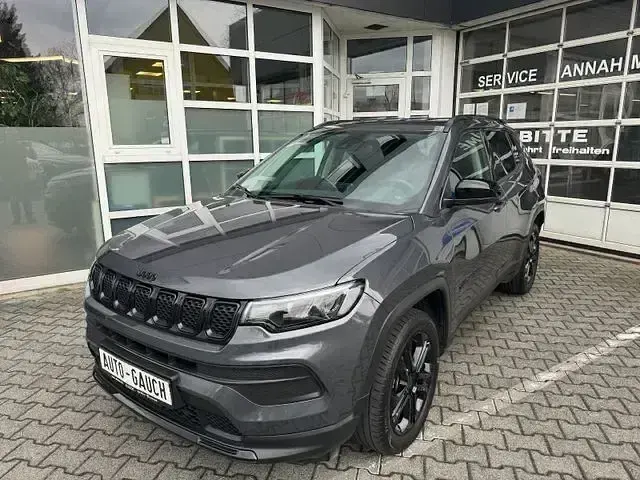 Usado Jeep Compass Night Eagle 131 HP (96 kW) 2023 Andere SUV