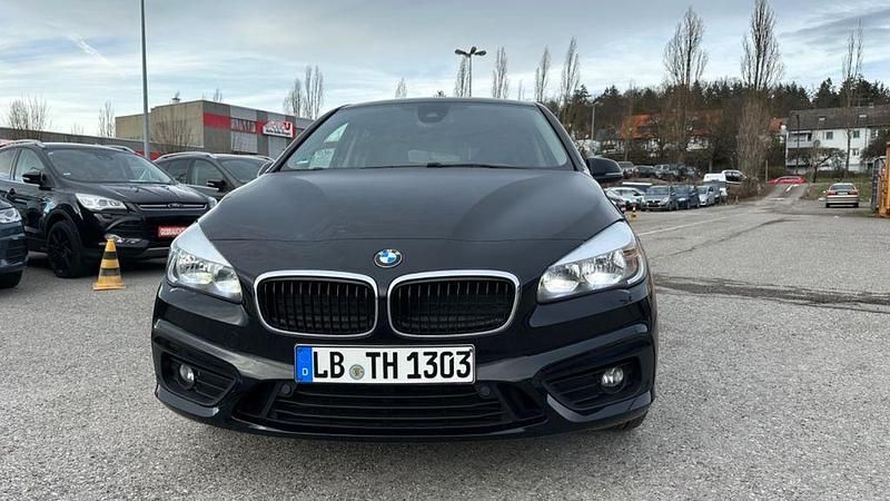 Gebraucht BMW 220 Gran Tourer Advantage 192 PS (141 kW) 2016 Schwarz Van / Kleinbus