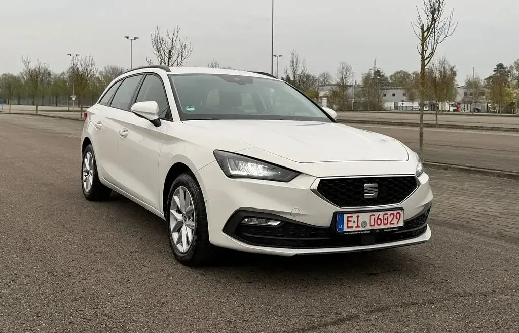 Gebraucht Seat Leon Style 150 PS (110 kW) 2022 Weiß Limousine
