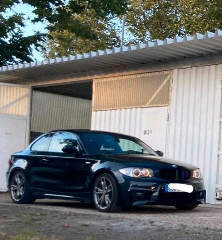 Schwarz Gebraucht 2010 BMW 123 Coupé M Sport Coupé | 7.999 € - Bild 1/4