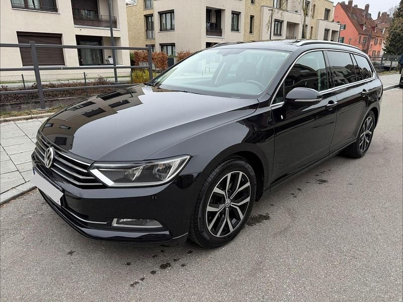 Schwarz Gebraucht 2015 VW Passat Comfortline Kombi | 11.800 € (Guter Preis) - Bild 1/4