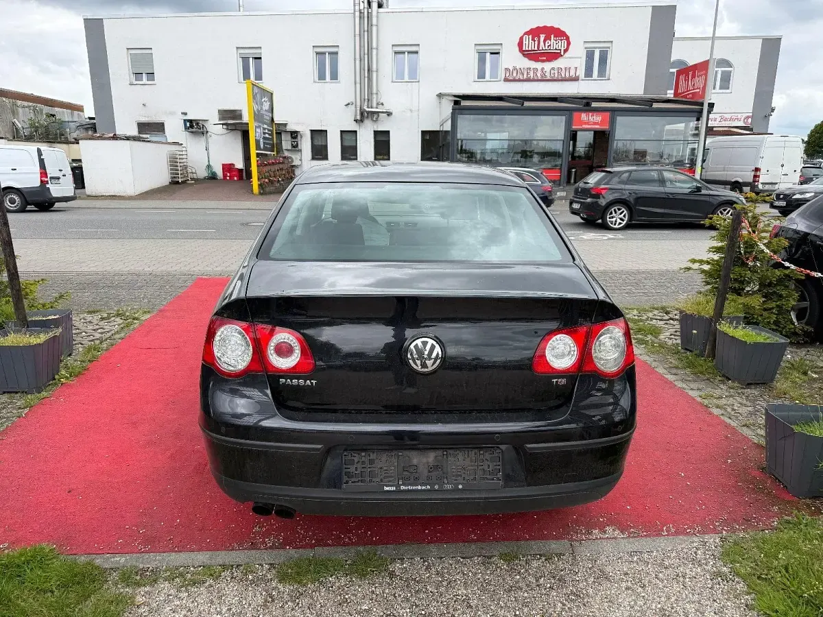 Gebraucht VW Passat Trendline 160 PS (117 kW) 2009 Schwarz Limousine