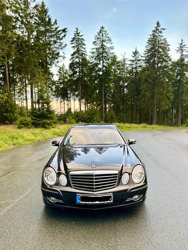 Gebraucht Mercedes E200 Avantgarde 184 PS (135 kW) 2007 Schwarz Limousine