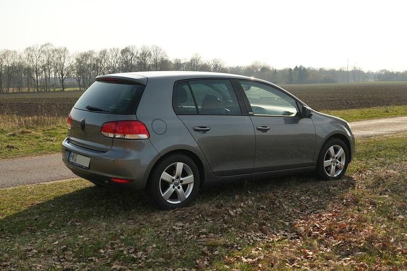 Gebraucht VW Golf VI Style 86 PS (63 kW) 2011 Grau Kleinwagen