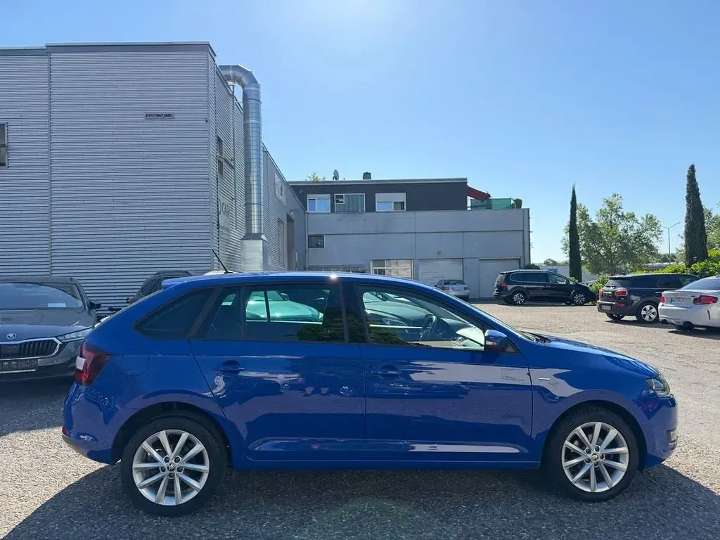 Używany Skoda Rapid Clever 95 KM (69 kW) 2018 Niebieski Hatchback