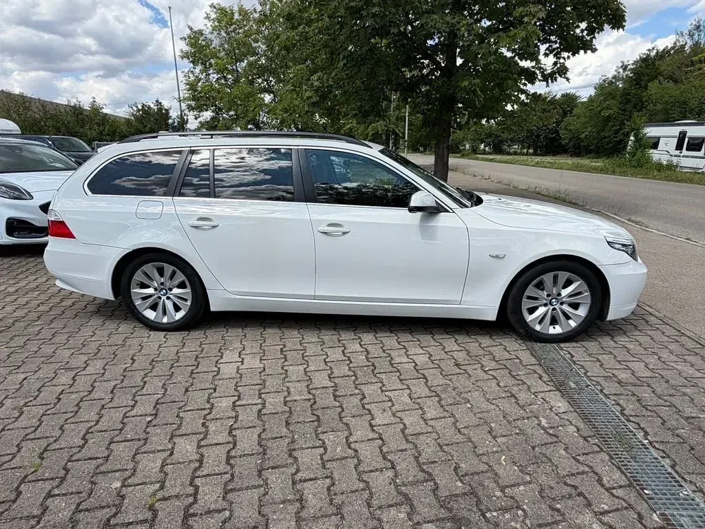 Gebraucht BMW 520 177 PS (130 kW) 2010 Weiß Kombi