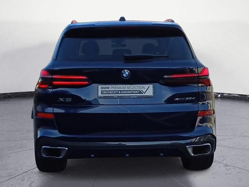 Gebraucht BMW X5 M Sport 298 PS (219 kW) 2024 Blau SUV