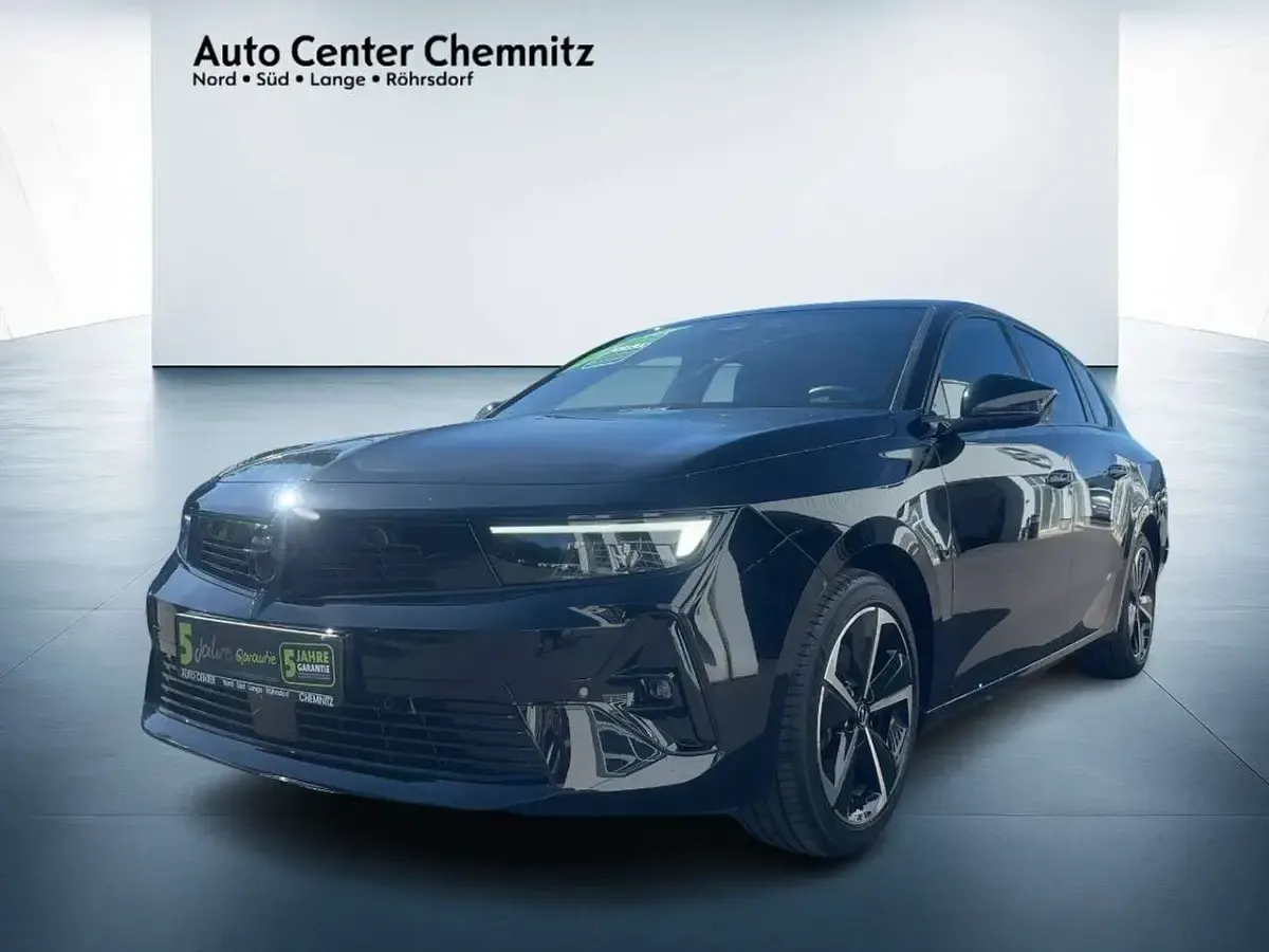 Gebraucht Opel Astra 131 PS (96 kW) 2024 Diamant schwarz Kleinwagen