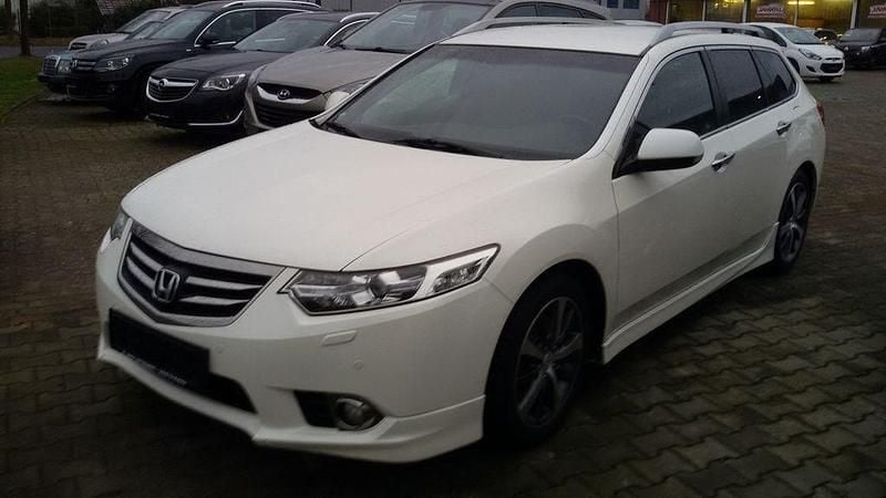 Weiß Gebraucht 2011 Honda Accord Type S Kombi | 8.000 € (Guter Preis) - Bild 1/4