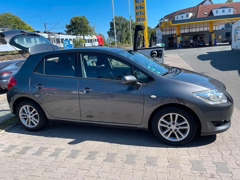 Grau Gebraucht 2009 Toyota Auris Kleinwagen | 4.500 € (Fairer Preis) - Bild 1/4