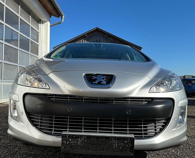 Gebraucht Peugeot 308 Access 120 PS (88 kW) 2010 Silber Limousine