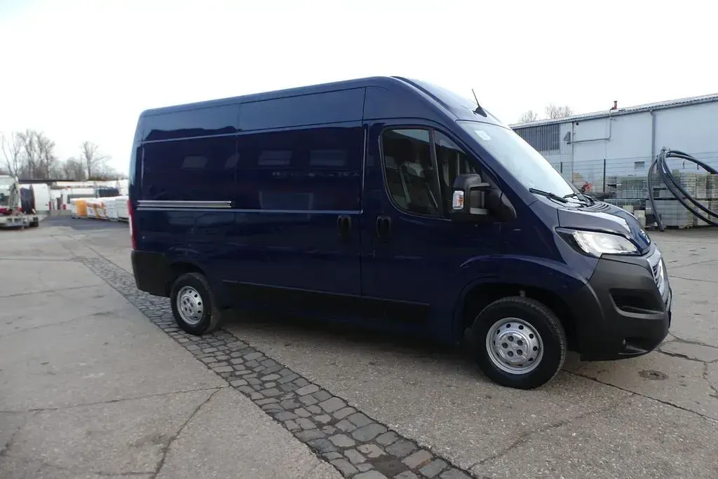 Gebraucht Peugeot Boxer 140 PS (102 kW) 2021 Blau Van