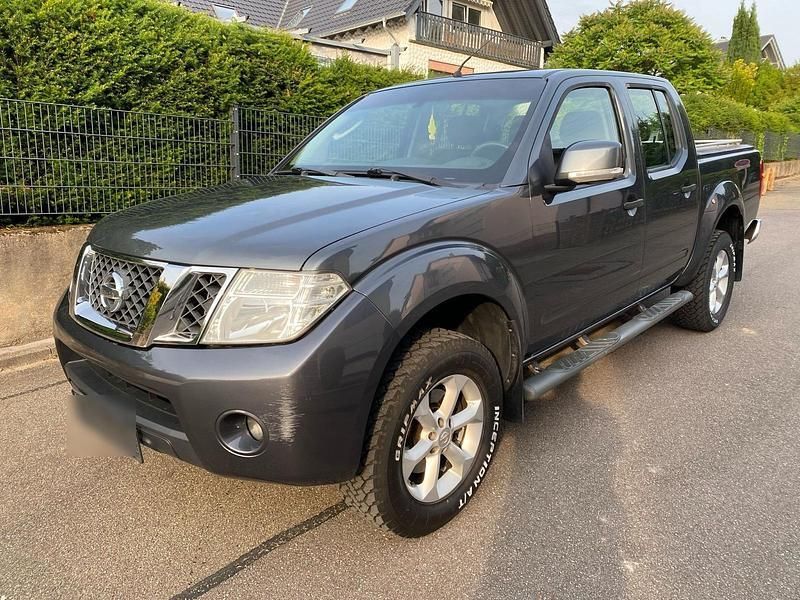 Grau Gebraucht 2012 Nissan Navara Abholung | 11.500 € (Fairer Preis) - Bild 1/4