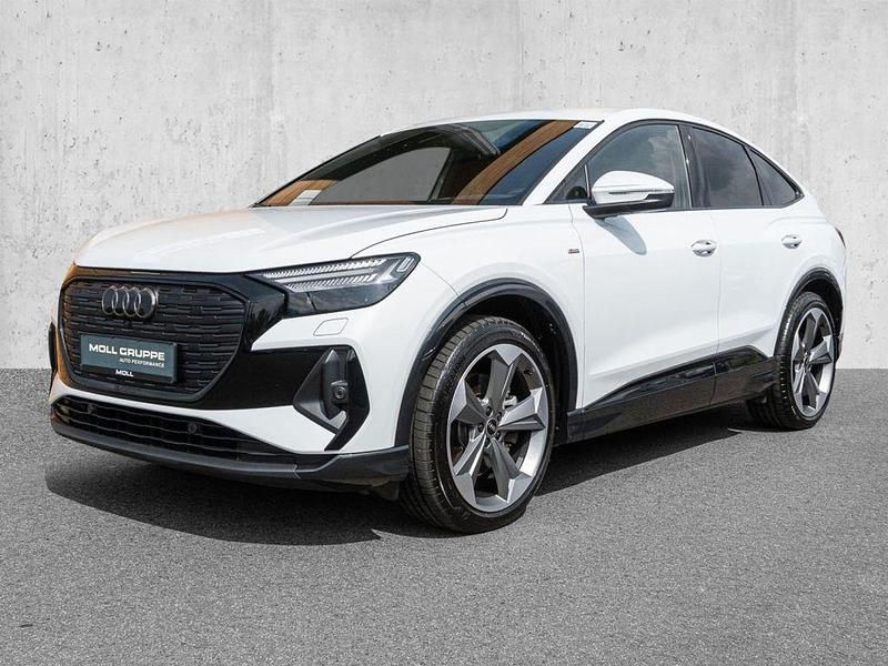 Gebraucht Audi e-tron 219 kW (299 PS) 2023 Gletscherweiß (metallic) SUV