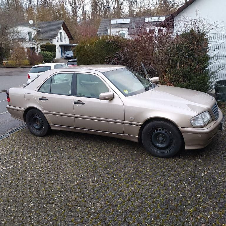 Gold Gebraucht 1999 Mercedes C220 Limousine | 4.100 € (Superpreis) - Bild 1/4
