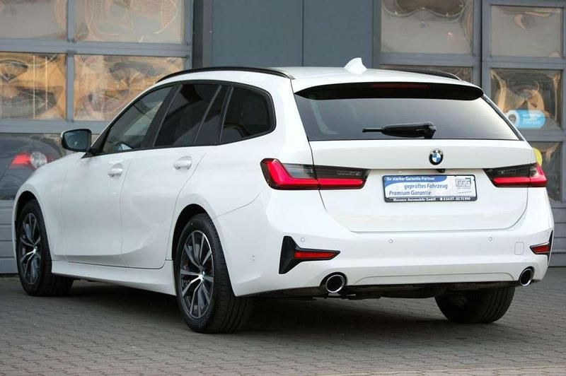 Gebraucht BMW 320 Advantage 190 PS (139 kW) 2020 Alpinweiß Kombi