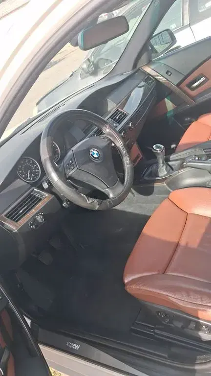 Gebraucht BMW 525 218 PS (160 kW) 2007 Weiß Limousine