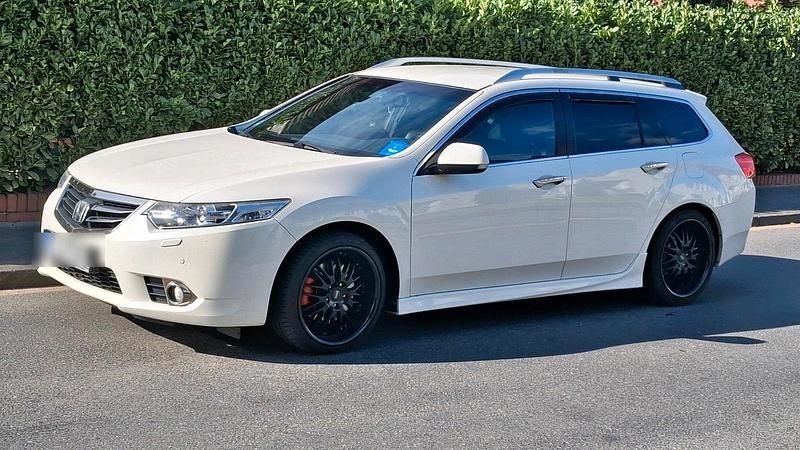 Weiß Gebraucht 2011 Honda Accord S Kombi | 9.998 € (Guter Preis) - Bild 1/4