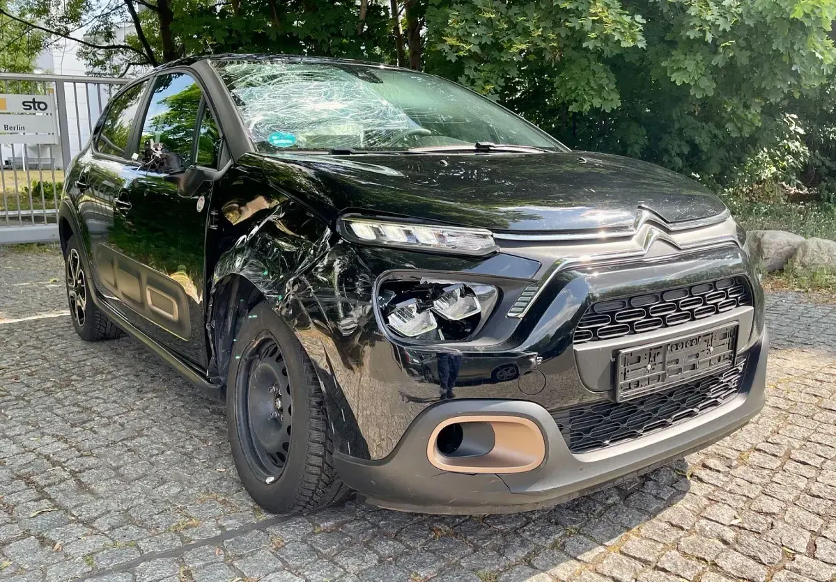 Gebraucht Citroën C3 82 PS (60 kW) 2023 Schwarz Kleinwagen