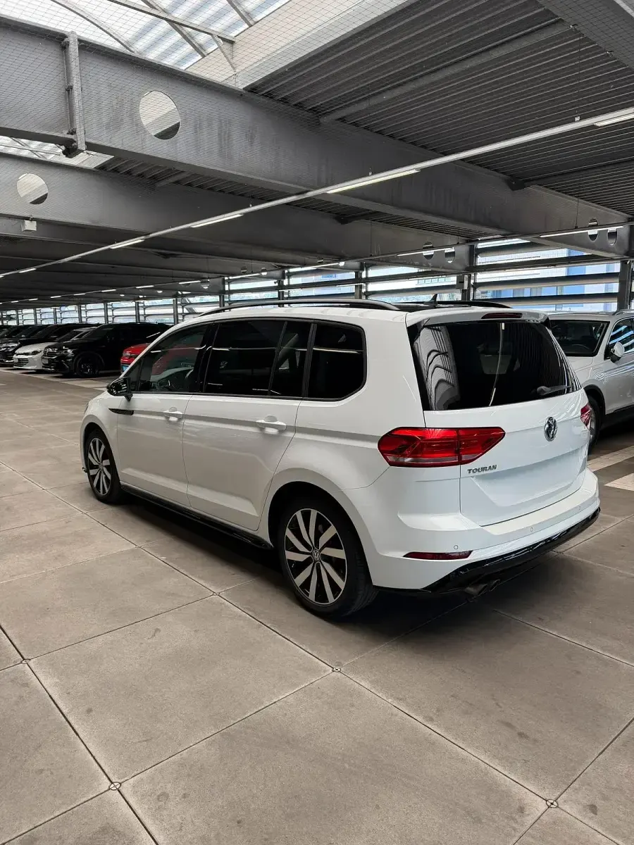 Gebraucht VW Touran R-line 179 PS (131 kW) 2018 Weiß Van / Kleinbus