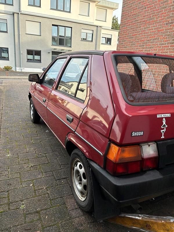 Gebraucht Skoda Favorit 54 PS (39 kW) 1993 Rot Kleinwagen