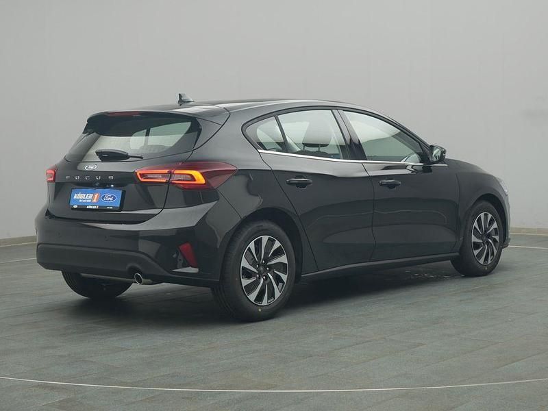 Neu Ford Focus Titanium 125 PS (91 kW) 2025 Agate black Limousine