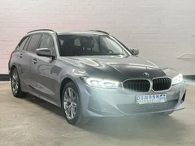Gebraucht BMW 318 Shadowline 150 PS (110 kW) 2023 Skyscraper grau metallic Kombi